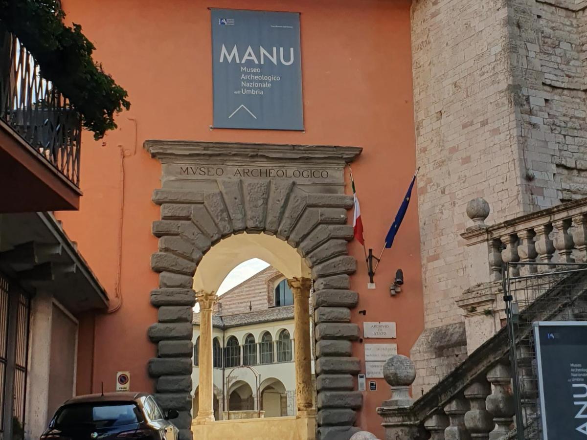 B&B Serena Perugia Bagian luar foto